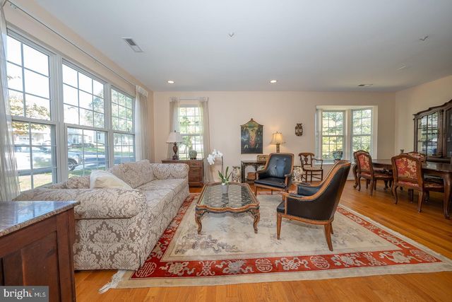 1521 SNEAD GRN, Springfield, PA 19064