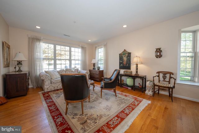 1521 SNEAD GRN, Springfield, PA 19064