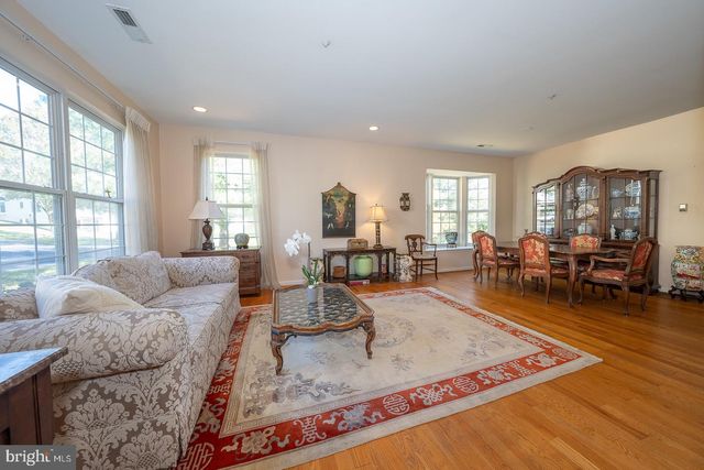 1521 SNEAD GRN, Springfield, PA 19064