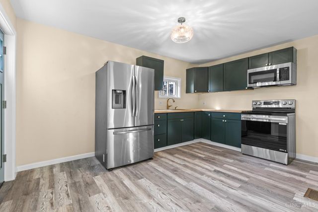 855 Rockdale Avenue, Cincinnati, OH 45229
