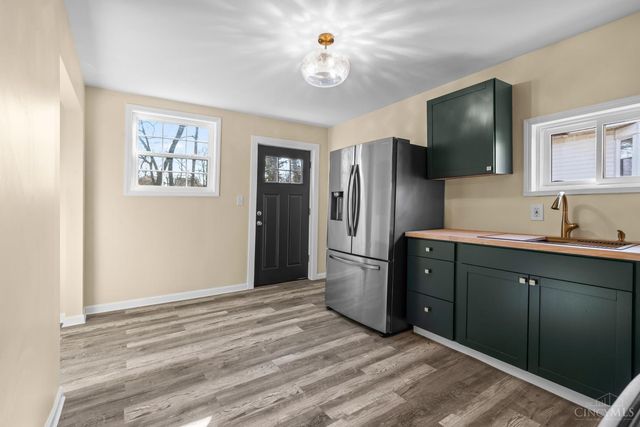 855 Rockdale Avenue, Cincinnati, OH 45229