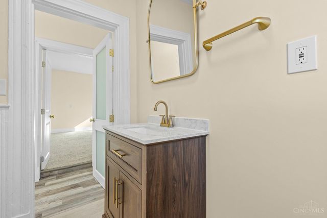 855 Rockdale Avenue, Cincinnati, OH 45229