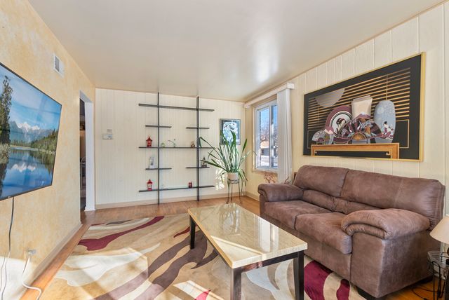 5252 W 89th Street, Oak Lawn, IL 60453