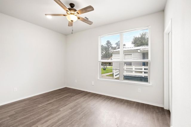 9992 Calendar Street, Willis, TX 77318