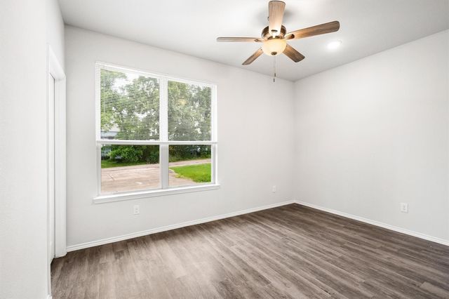 9992 Calendar Street, Willis, TX 77318
