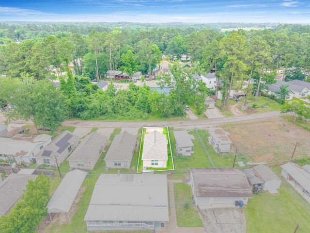9992 Calendar Street, Willis, TX 77318