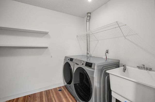 861 Sunrise Drive, Woodbury, MN 55125