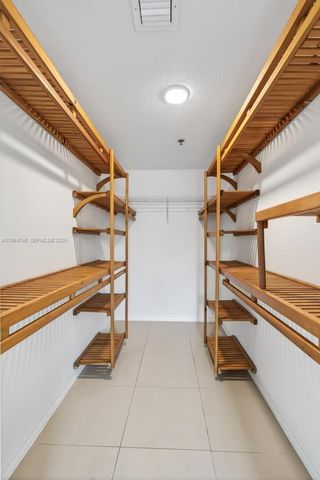 2475 NW 16th St Rd 211, Miami, FL 33125