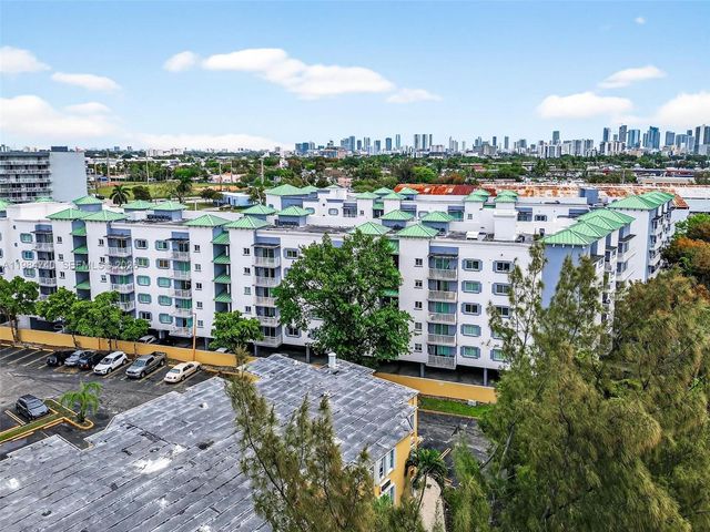 2475 NW 16th St Rd 211, Miami, FL 33125