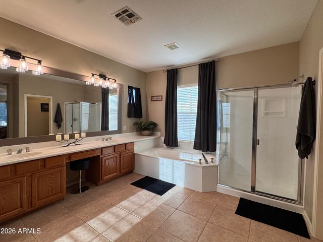 320 W LEAH Avenue, Gilbert, AZ 85233