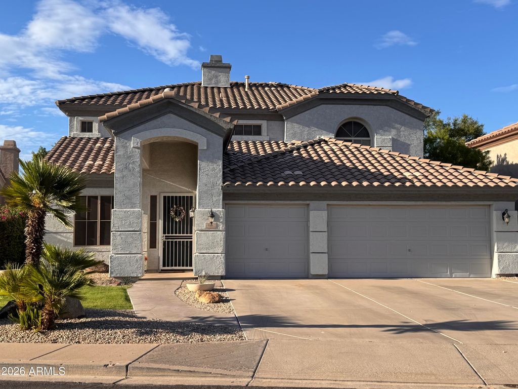 320 W LEAH Avenue, Gilbert, AZ 85233 — exterior