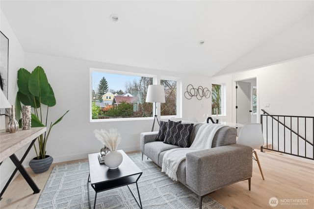 6511 19th Avenue NW, Seattle, WA 98117