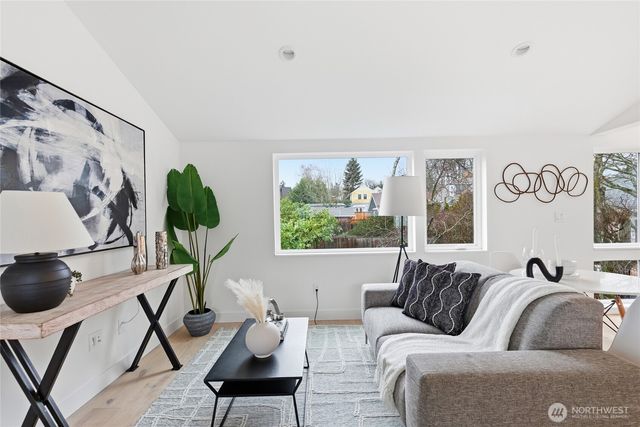 6511 19th Avenue NW, Seattle, WA 98117