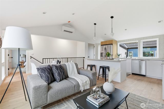 6511 19th Avenue NW, Seattle, WA 98117