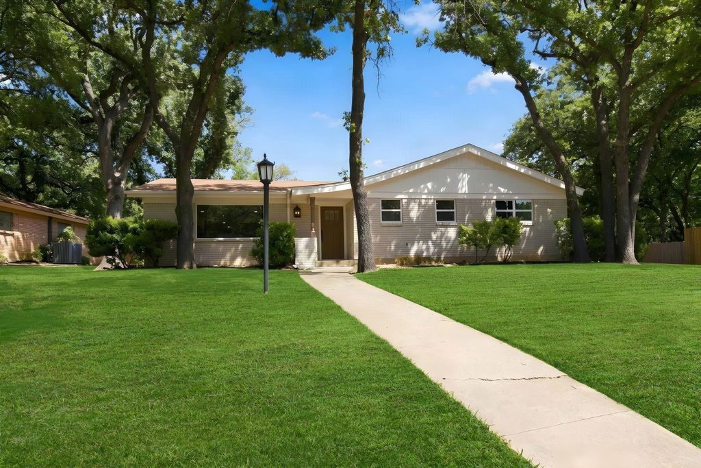 508 Oak Park Drive, Hurst, TX 76053 — exterior
