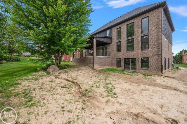 54438 Carrington Drive, Shelby Twp, MI 48316
