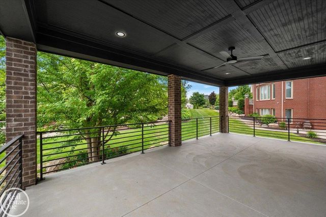54438 Carrington Drive, Shelby Twp, MI 48316