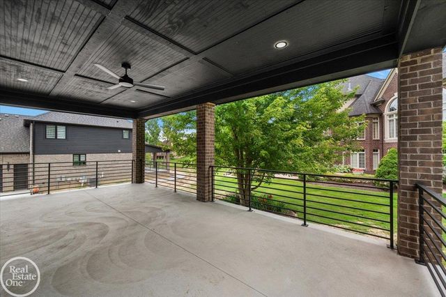 54438 Carrington Drive, Shelby Twp, MI 48316
