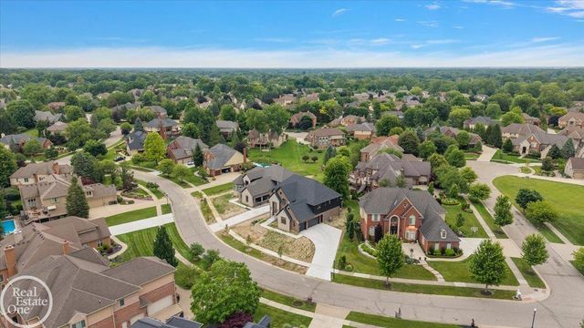 54438 Carrington Drive, Shelby Twp, MI 48316