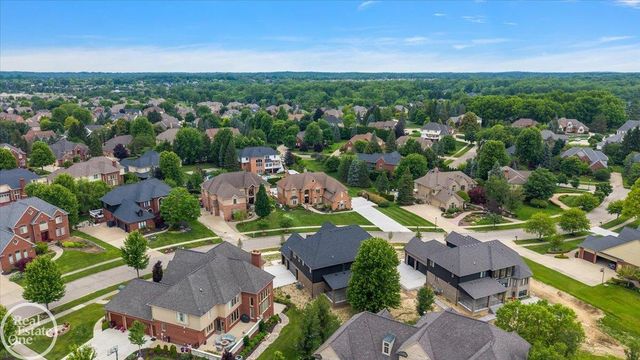 54438 Carrington Drive, Shelby Twp, MI 48316