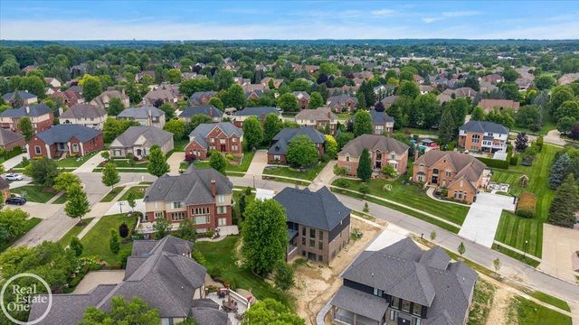 54438 Carrington Drive, Shelby Twp, MI 48316