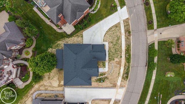 54438 Carrington Drive, Shelby Twp, MI 48316