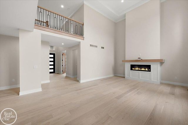 54438 Carrington Drive, Shelby Twp, MI 48316