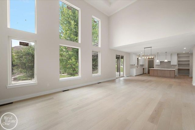 54438 Carrington Drive, Shelby Twp, MI 48316