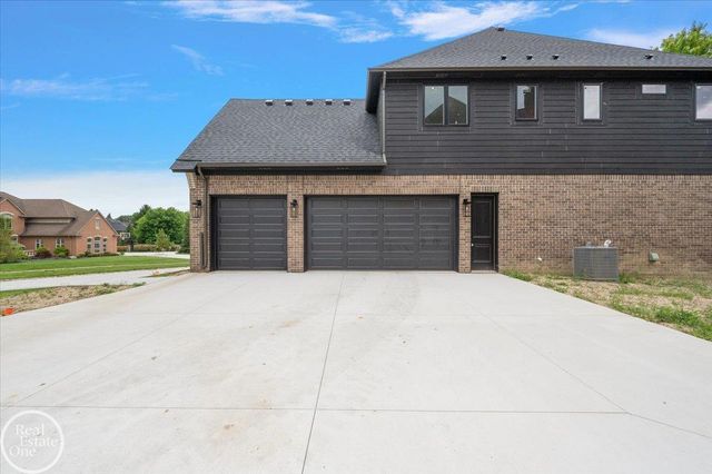 54438 Carrington Drive, Shelby Twp, MI 48316