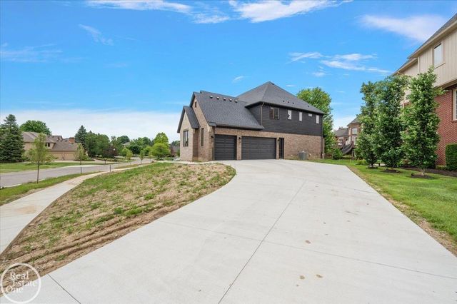 54438 Carrington Drive, Shelby Twp, MI 48316