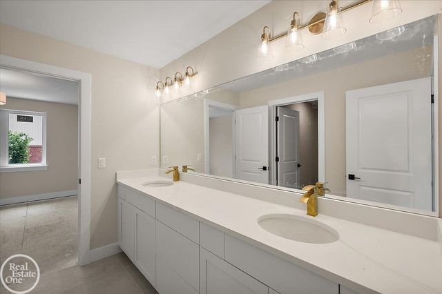 54438 Carrington Drive, Shelby Twp, MI 48316