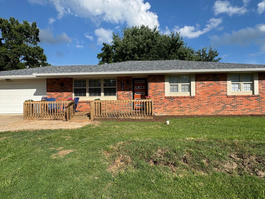 1138 S EL CHAPARRAL AVE, Columbia, MO 65201