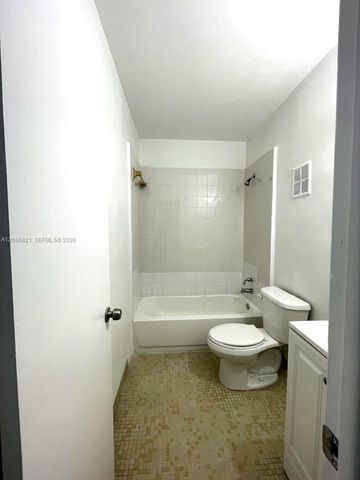 19255 NE 2nd Ave 2224, Miami, FL 33179
