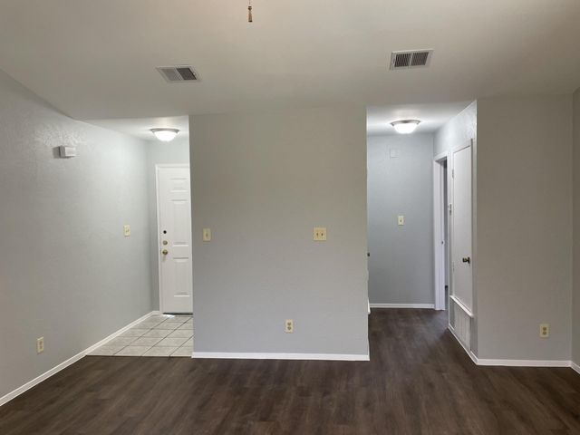 305 Hickok CT, Austin, TX 78753