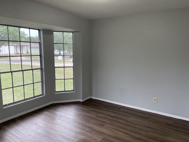 305 Hickok CT, Austin, TX 78753