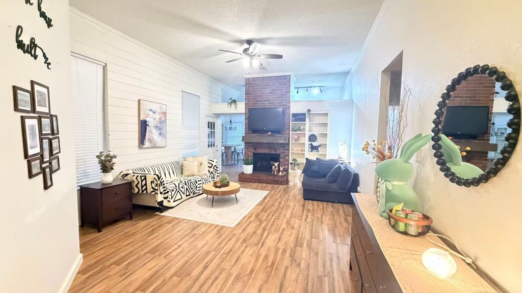 1121 Holly Drive, Carrollton, TX 75010