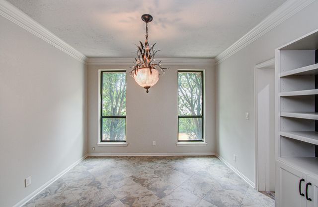 2 Hickory Shadows Drive, Houston, TX 77055