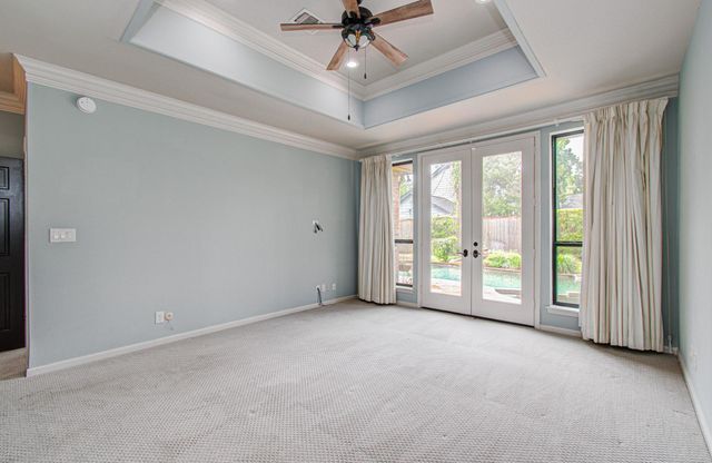 2 Hickory Shadows Drive, Houston, TX 77055