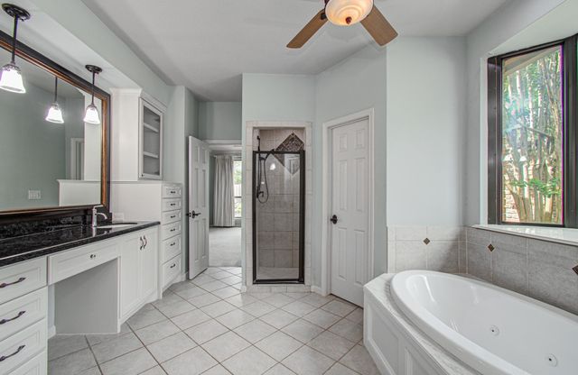 2 Hickory Shadows Drive, Houston, TX 77055
