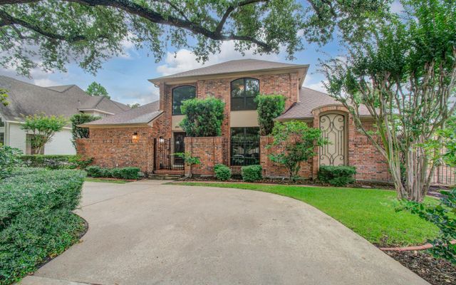 2 Hickory Shadows Drive, Houston, TX 77055