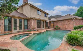 2 Hickory Shadows Drive, Houston, TX 77055