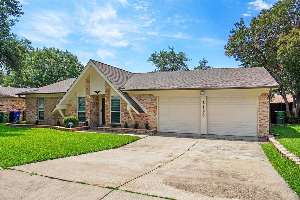 2126 Versailles Drive, Carrollton, TX 75007