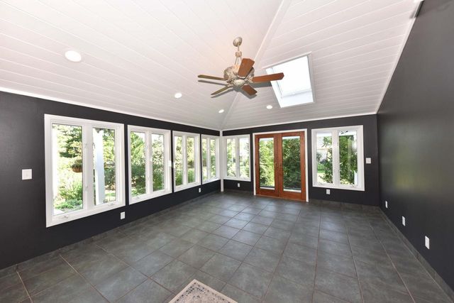 W176N8474 Sunset Ridge DRIVE, Menomonee Falls, WI 53051