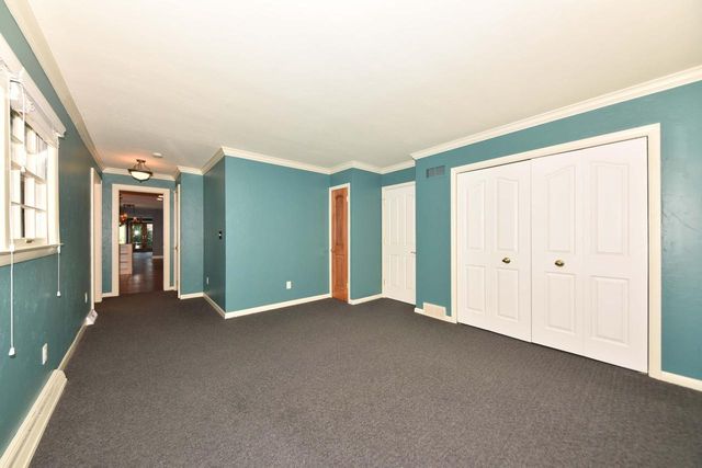 W176N8474 Sunset Ridge DRIVE, Menomonee Falls, WI 53051