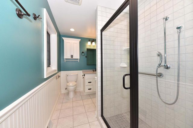 W176N8474 Sunset Ridge DRIVE, Menomonee Falls, WI 53051
