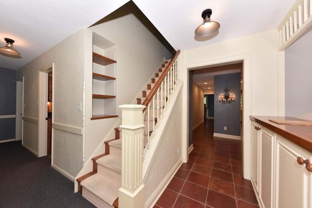 W176N8474 Sunset Ridge DRIVE, Menomonee Falls, WI 53051