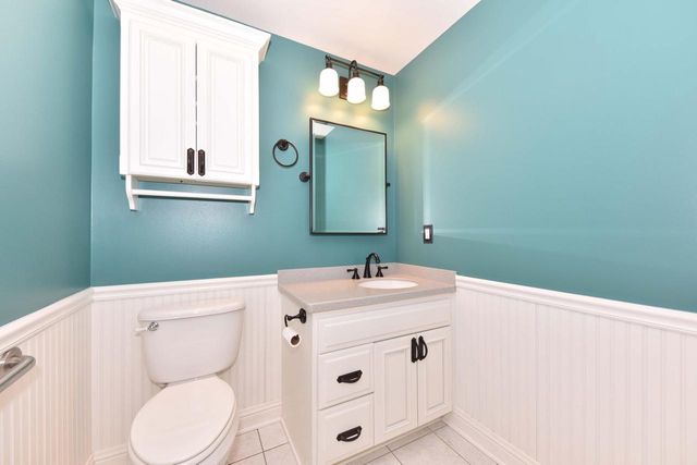 W176N8474 Sunset Ridge DRIVE, Menomonee Falls, WI 53051