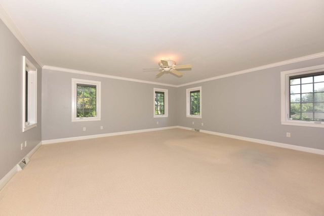 W176N8474 Sunset Ridge DRIVE, Menomonee Falls, WI 53051