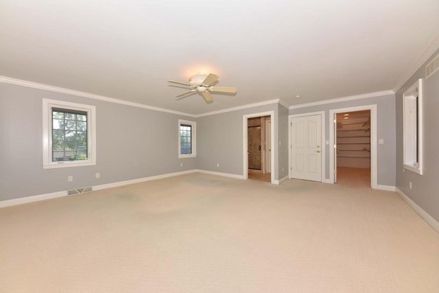 W176N8474 Sunset Ridge DRIVE, Menomonee Falls, WI 53051