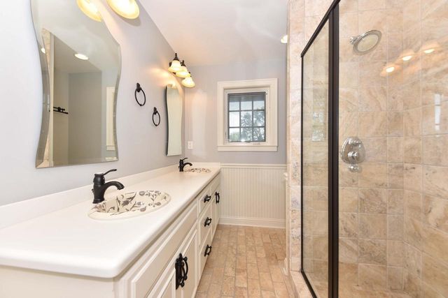 W176N8474 Sunset Ridge DRIVE, Menomonee Falls, WI 53051